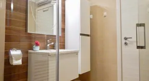Ground Floor Apartments With Spacious Backyard - Image 4
