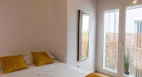 Serranos Apartment - Image 4