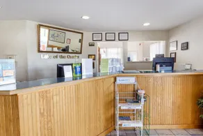 OYO Hotel Osage Beach by Lake of the Ozarks (ex Econo Lodge) - Image 5