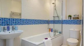Borehamwood - Spacious Apartment - Image 2