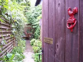 Kitsilano Garden Suites - Image 2