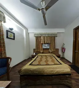 Crystal House - Image 5