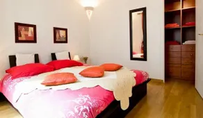 ELYSEES PONCELET APARTMENT - Image 3