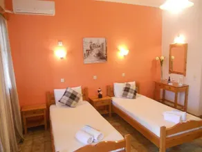 Makis Studios & Apartments - Image 3