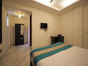 FabHotel Aksh Palace DLF Phase 2 - Image 4
