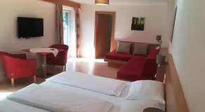 Double room, shower, toilet, balcony - Image 2