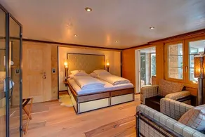 Backstage Hotel Chalet Rooms - Image 2