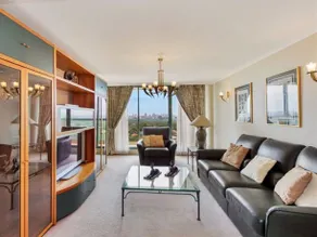 Apartment in the Heart of Chatswood - Image 2