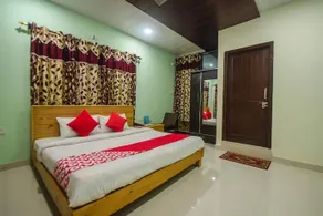 OYO 15935 Hotel Laksh Shivay - Image 4