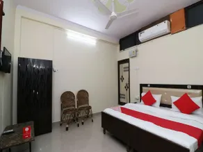 OYO 24823 Amrit Guest House - Image 1