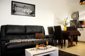 De Luxe Apartment - Image 5
