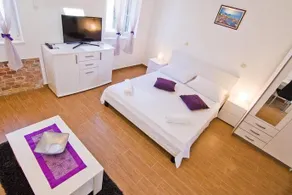 Luxury Old Town Suites - Image 3