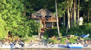 Maple Cottage on Secret Cove in Parkland - Image 5