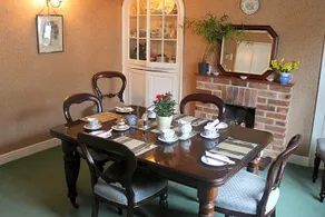 Ivy Cottage - Image 2
