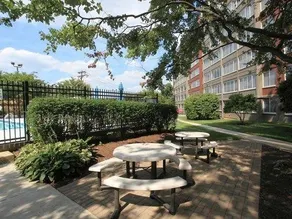 Broadstone Van Dorn - Image 3