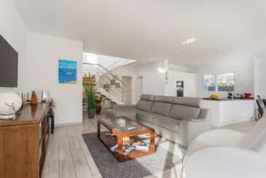 Reina - Image 3