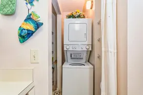 3rd Floor Corner 3 Br Condo By Redawning - Image 2