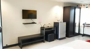 Mee Place - Image 5