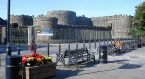 Castle Square Apartments Beaumaris - Image 4