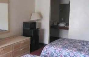 Guest Inn Dalton - Image 3