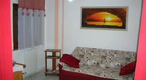 La Petite Maison - Image 4