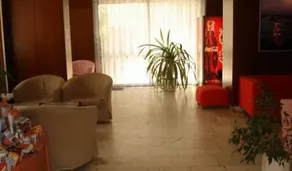 Peter's Apartments Hotel - Image 2