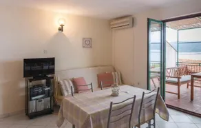 Guesthouse Lucija-Komarna - Image 2