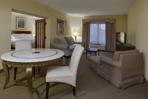 Holiday Inn Express Hotel & Suites Sebring - Image 3