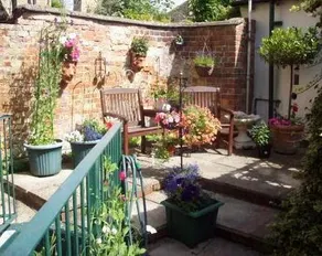 Blenheim Guest House - Image 2