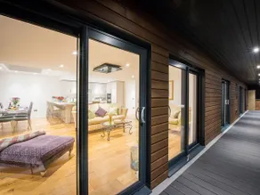 Modern Holiday home in Hythe Kent with Terraces - Image 1