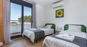 Luxury Villa near the Sea - Image 4