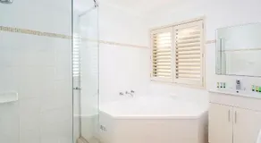 Watermark 25 - 25/4 Karla Avenue Terrigal - Image 5