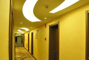 Dalian Seasons Urban Theme Hotel - Image 4
