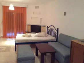 Blue Moon Apartments - Image 3