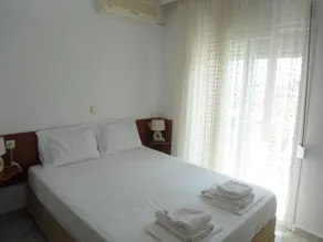 Leonidas Apartments - Image 5
