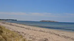Bay Breeze Cottage - Image 3