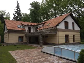 Csaladi Villa - Image 2