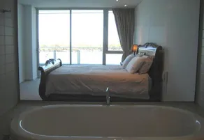 The Point Mandurah Apartment - Image 4