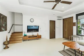 Town House in Laguna Park 56-50 - Image 2