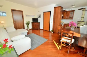 Como At Home - Image 2