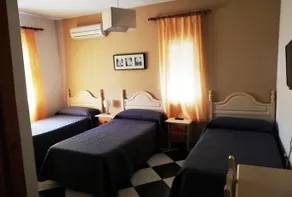 Hostal Los Rosales - Image 3