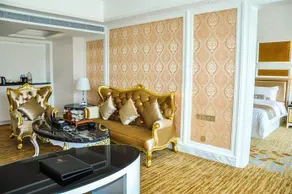 Kyle Caton Hotel - Image 2