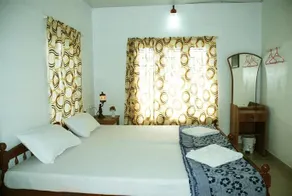 Njarakkal Beach Bunglow - Image 5
