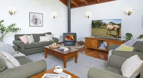Reign Manor - large group accommodation - Image 3