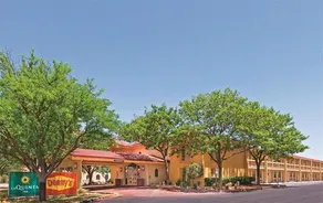 Baymont by Wyndham Lubbock - Downtown Civic Center - Image 2