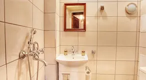Photo House - Image 2
