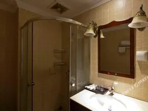 Central Business E-sports Apartment - Image 2