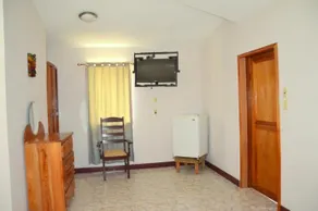 The Log Cab-Inn - Image 3