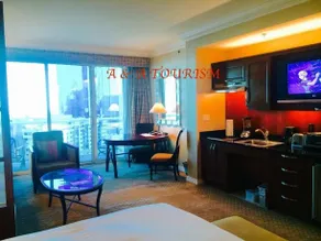 DELUXE SUITES AT MGM SIGNATURE. - Image 4