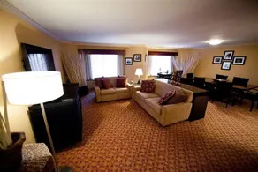 McCamly Plaza Hotel - Image 5